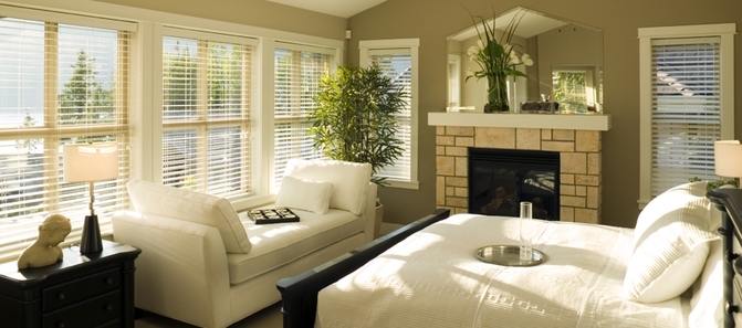 istock painted venetian blinds