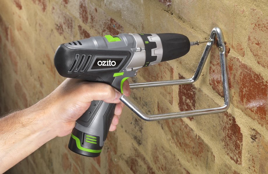 Ozito multi function tool removing grout